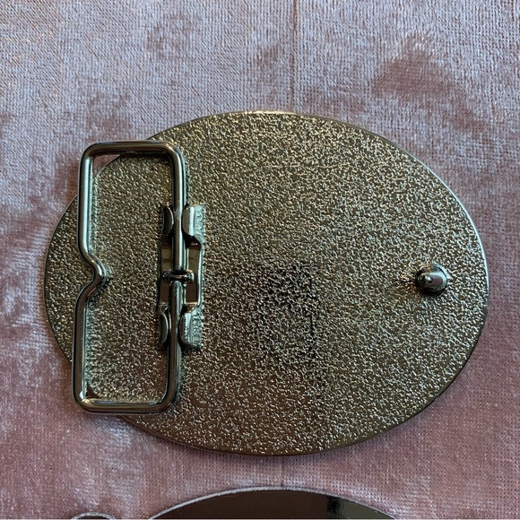 Lot of 3 Metal Vintage Belt Buckles - eagle, big rig, and Century 21 - Picture 6 of 8